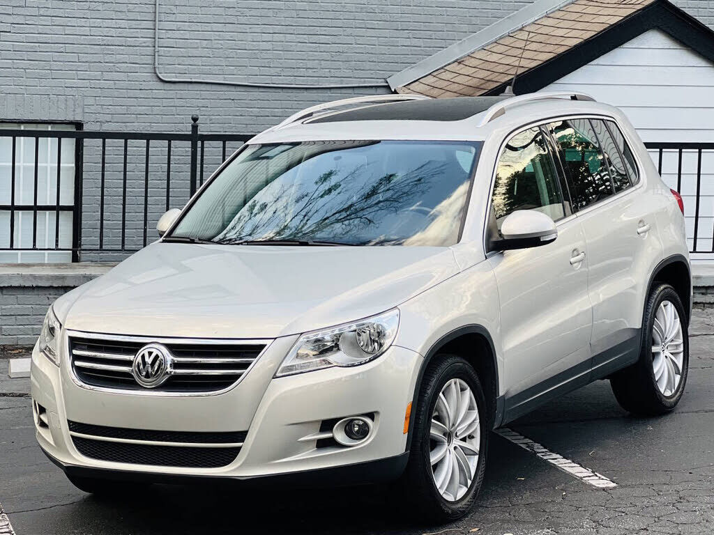 2011 VOLKSWAGEN Tiguan