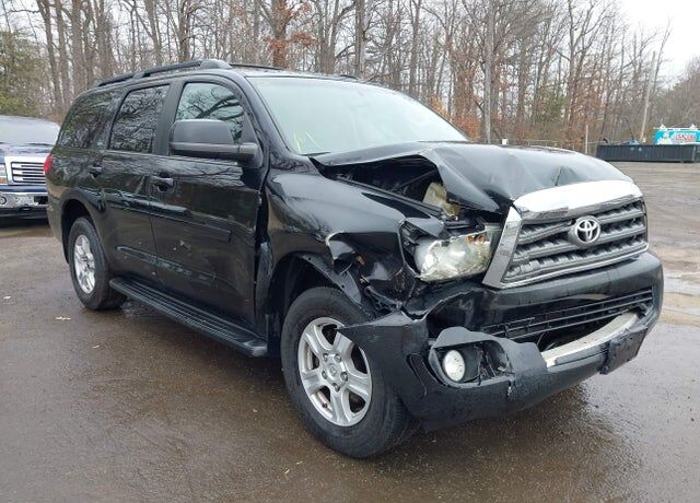 2013 TOYOTA Sequoia