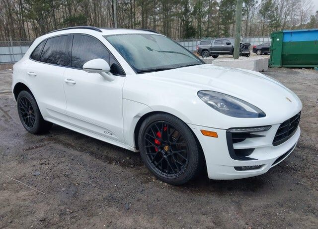 2018 PORSCHE Macan