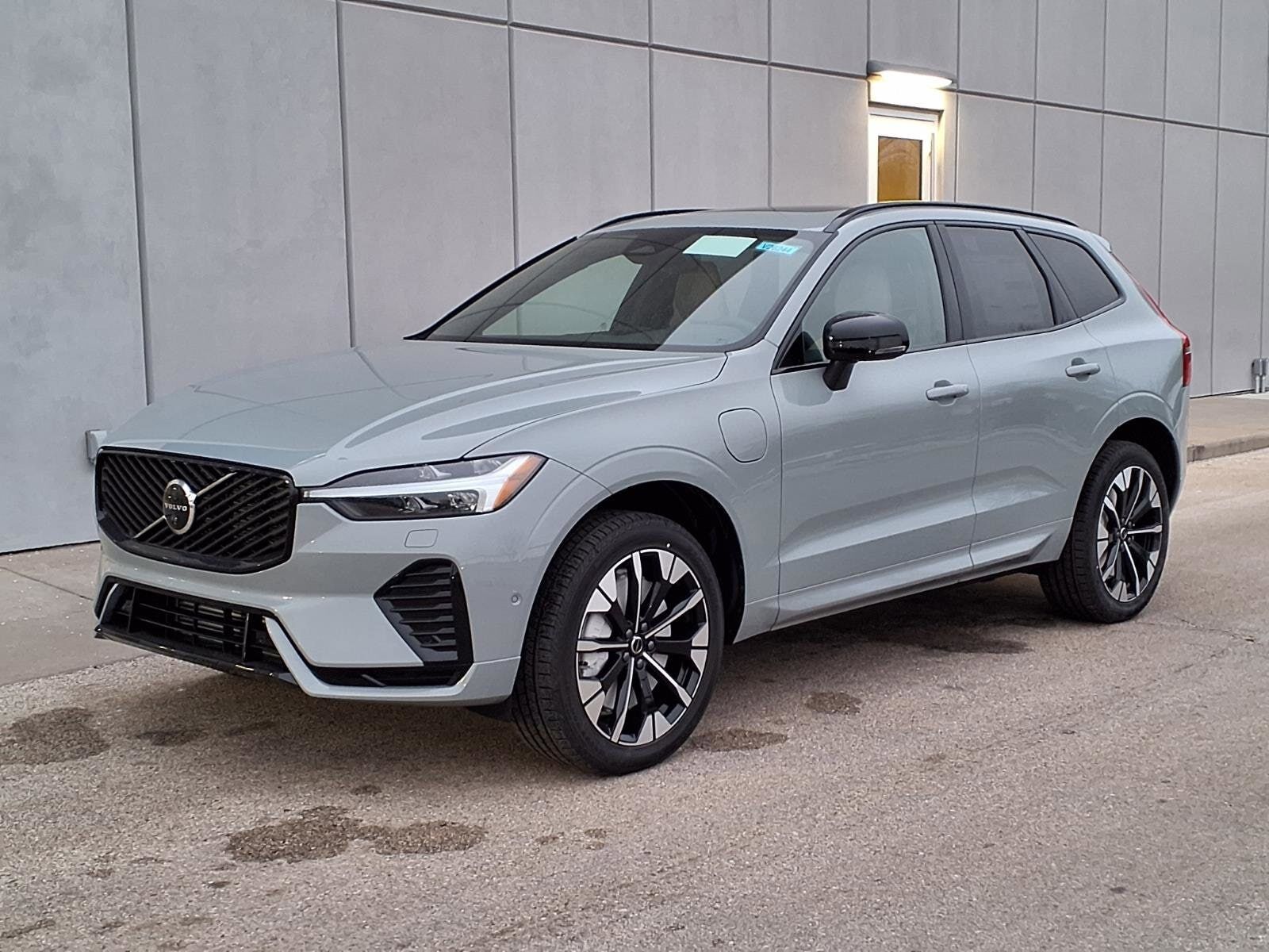 2026 VOLVO XC60