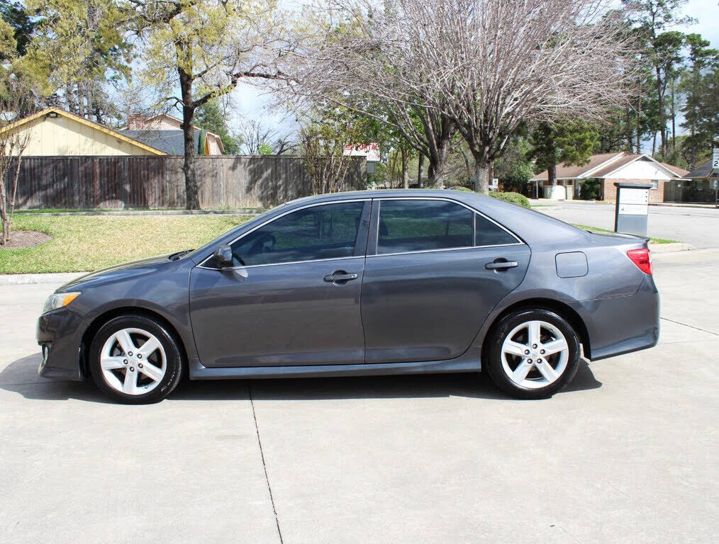 2013 TOYOTA Camry