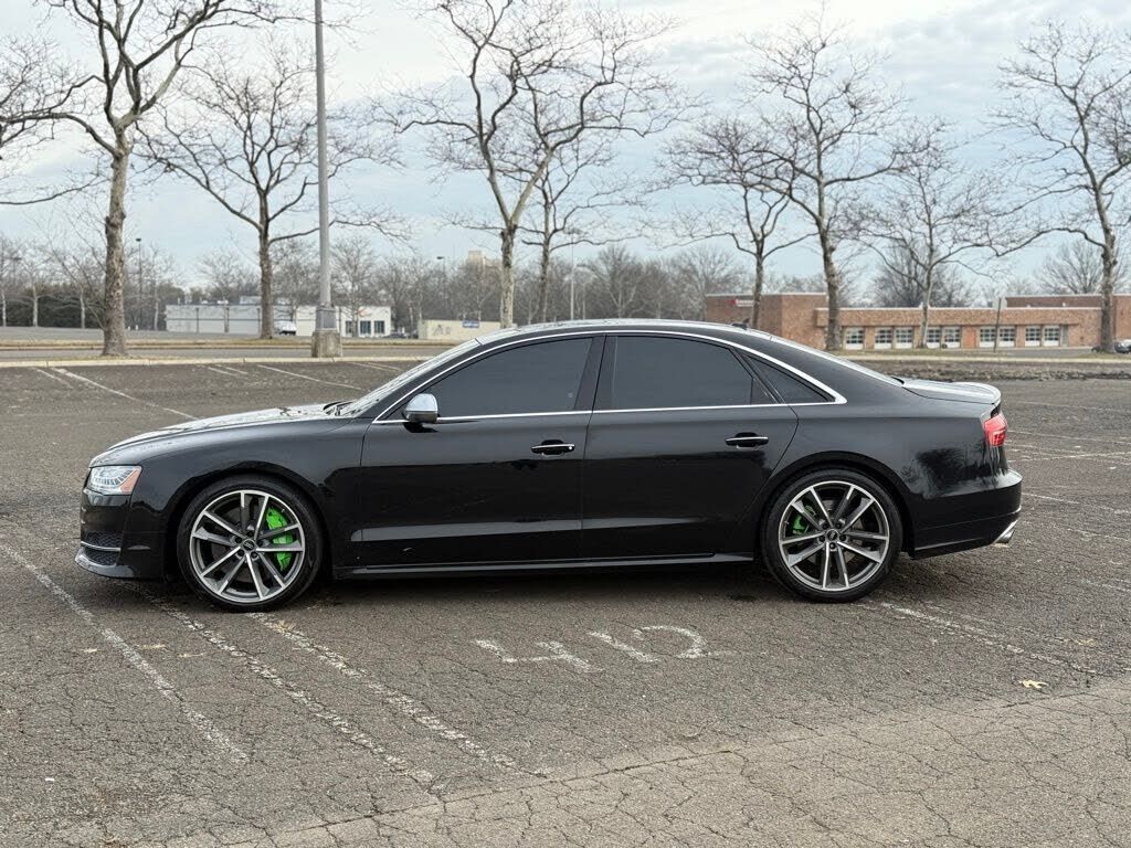 2016 Audi S8