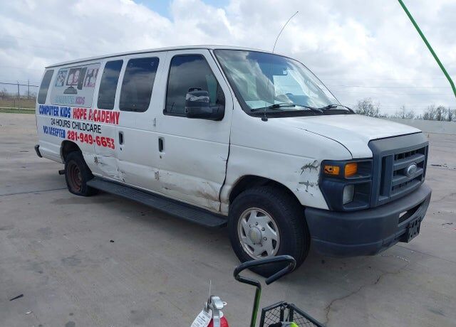 2013 FORD E-350
