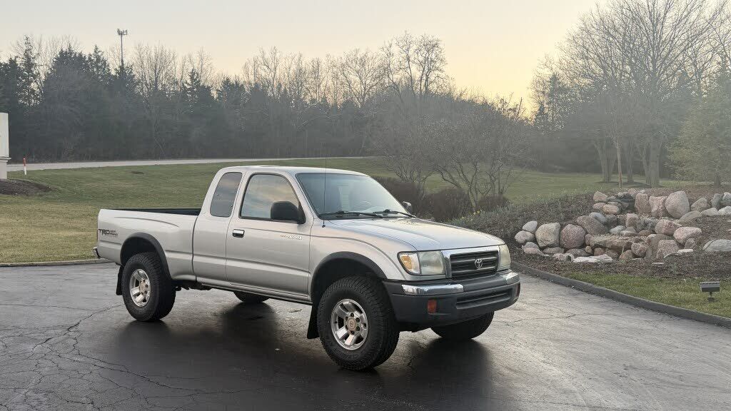 2000 TOYOTA Tacoma