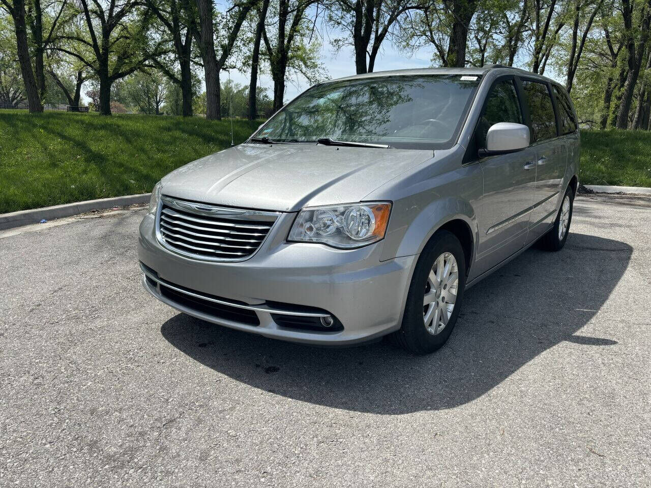 2016 CHRYSLER Town and Country