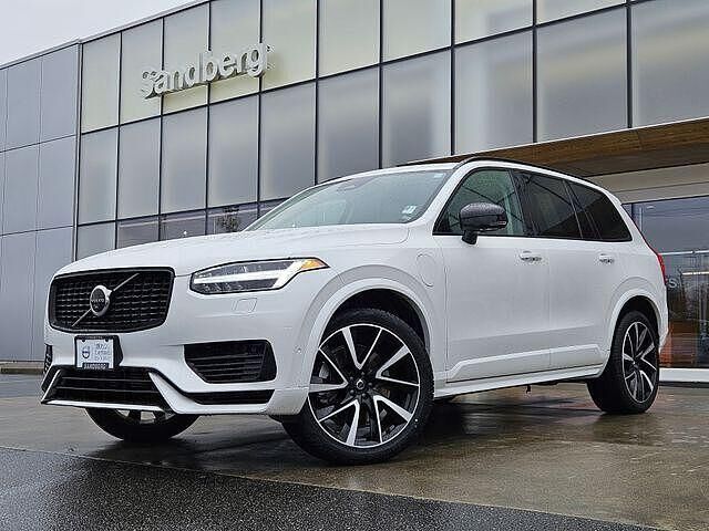 2023 VOLVO XC90