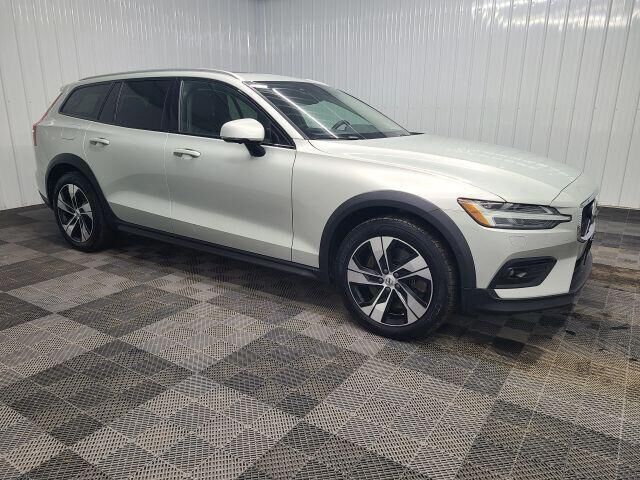 2020 VOLVO V60CC