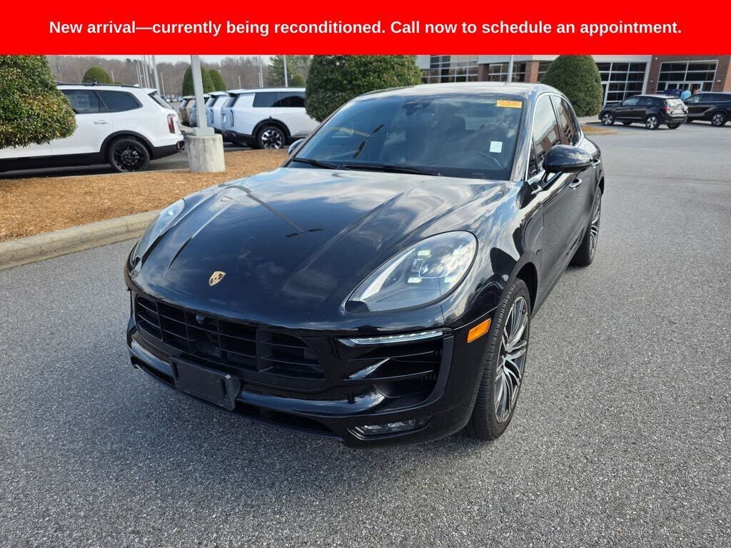 2017 PORSCHE Macan