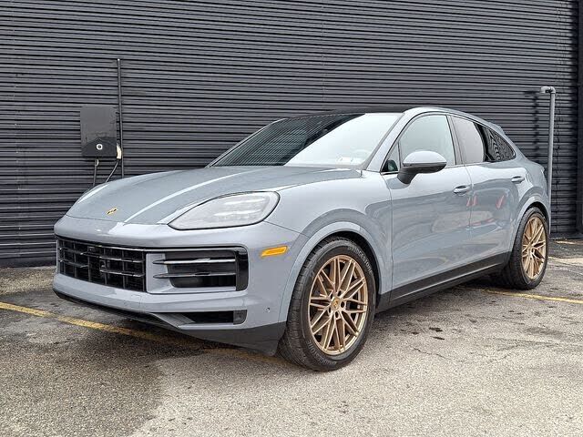 2024 PORSCHE Cayenne