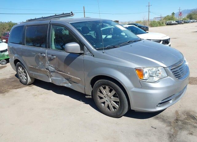 2016 CHRYSLER Town and Country