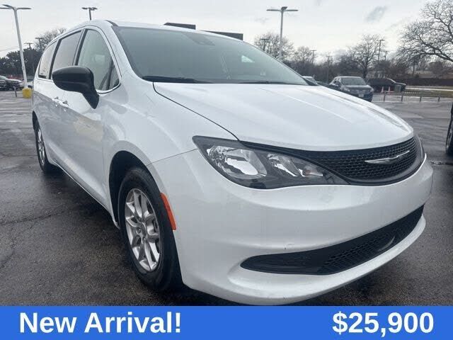 2024 CHRYSLER Voyager