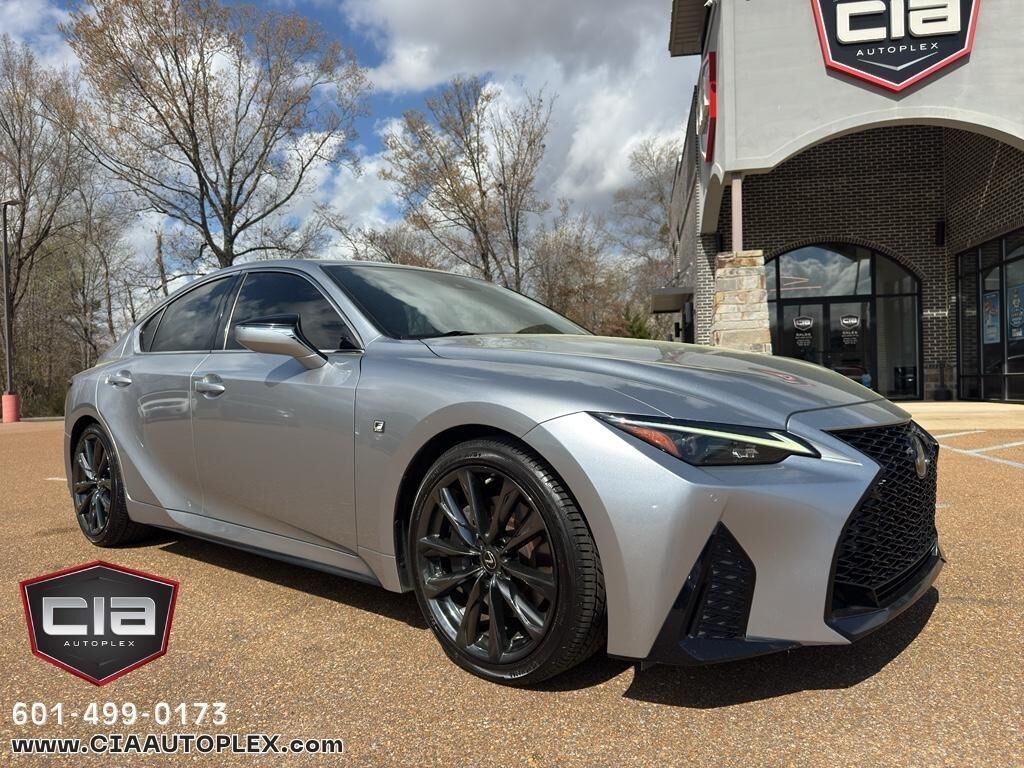 2022 LEXUS IS