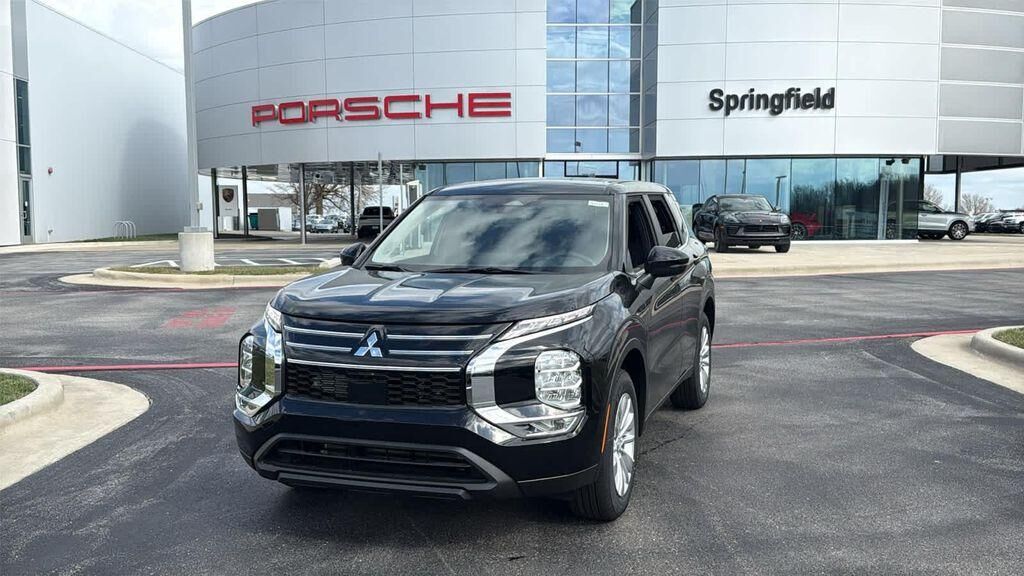 2026 MITSUBISHI Outlander