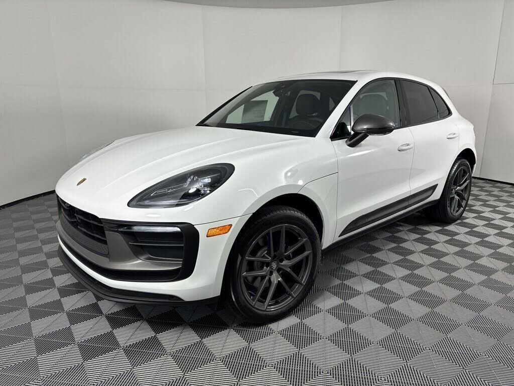 2025 PORSCHE Macan