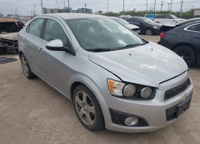 2015 CHEVROLET Sonic