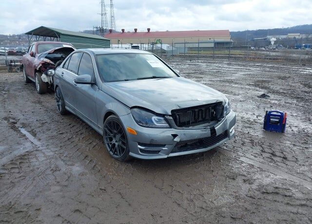 2014 MERCEDES-BENZ C-Class