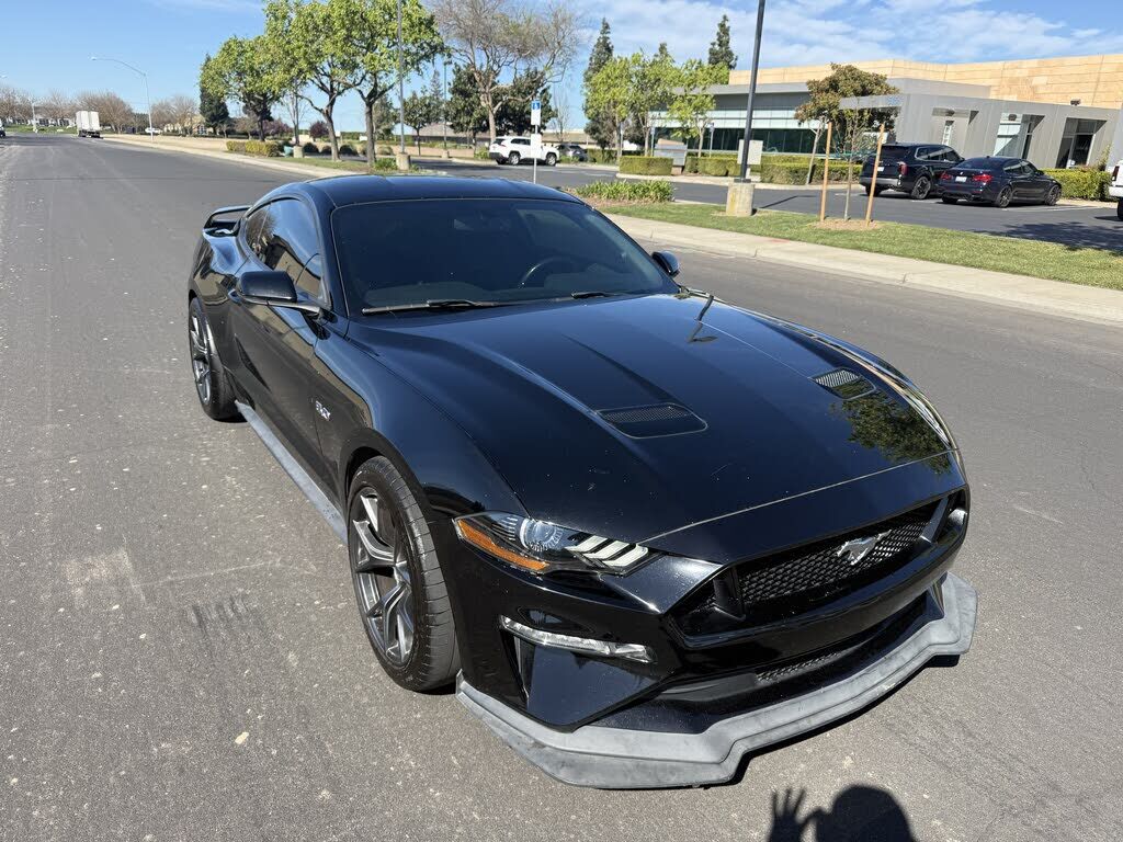 2019 FORD Mustang
