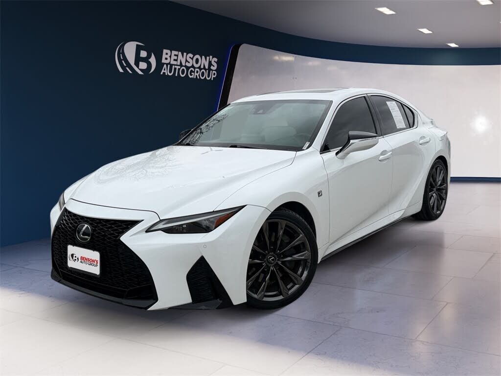 2022 LEXUS IS