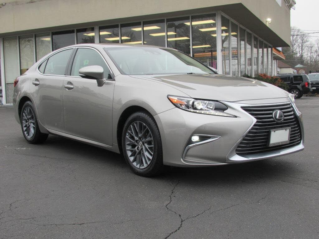 2018 LEXUS ES