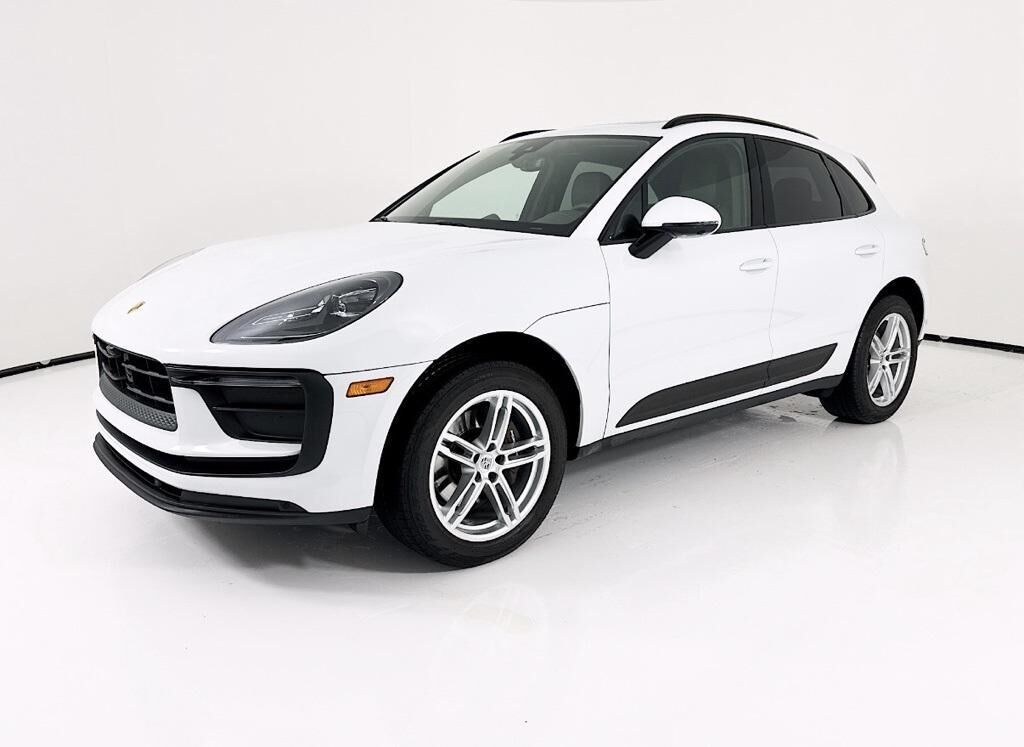 2023 PORSCHE Macan