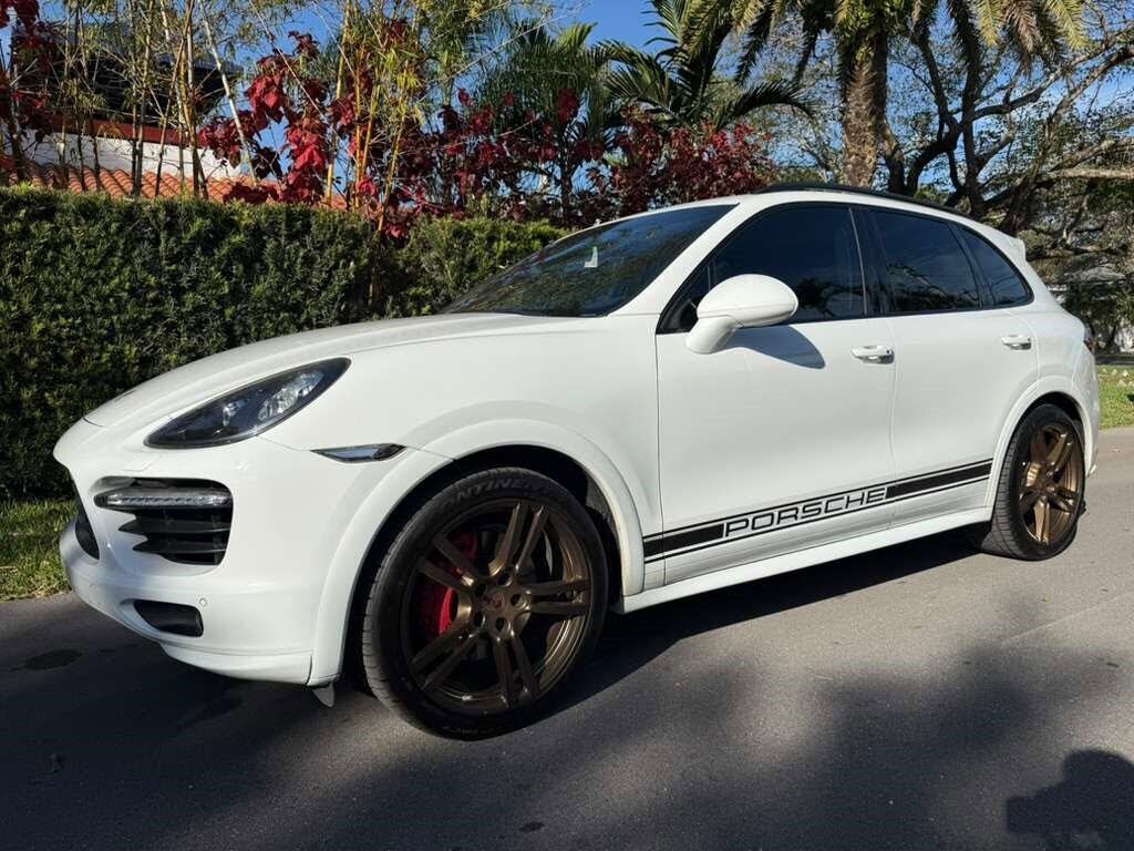 2014 PORSCHE Cayenne