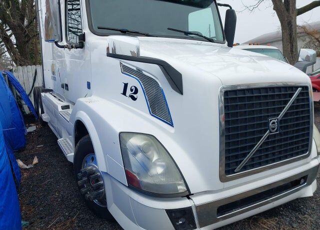2015 VOLVO TRUCK VNL