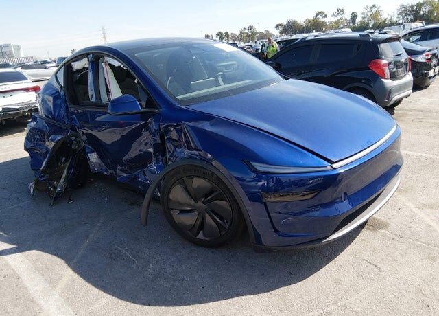 2026 TESLA Model Y