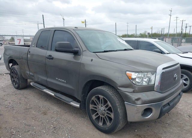 2013 TOYOTA Tundra