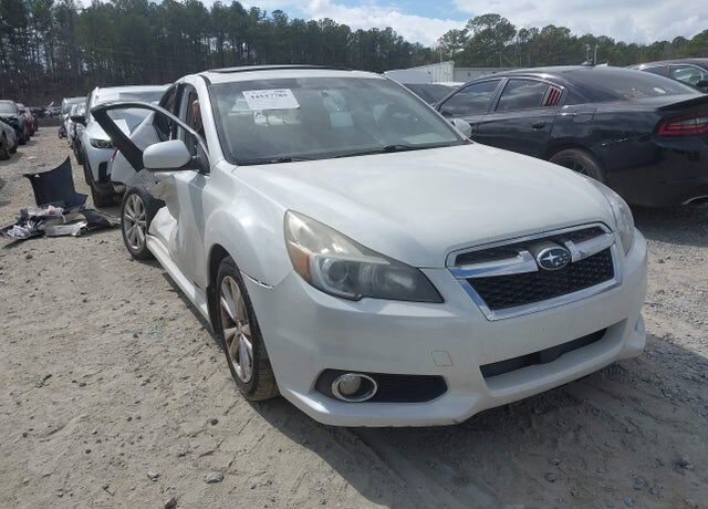 2013 SUBARU Legacy