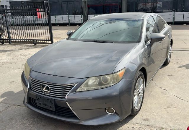 2013 LEXUS ES