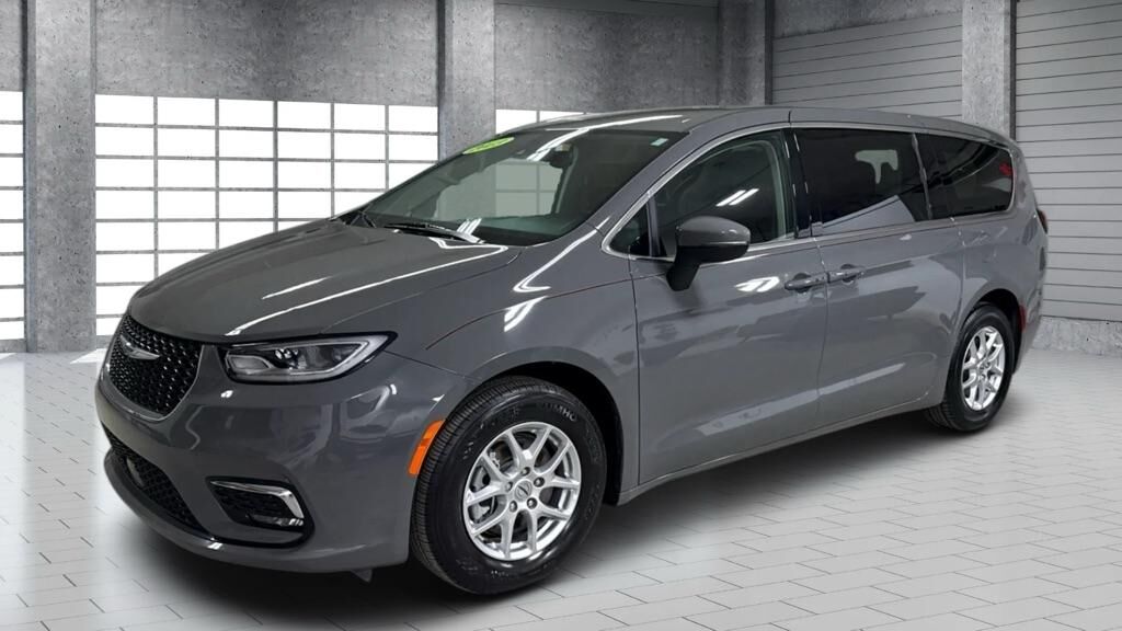 2023 CHRYSLER Pacifica
