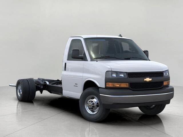 2025 CHEVROLET Express