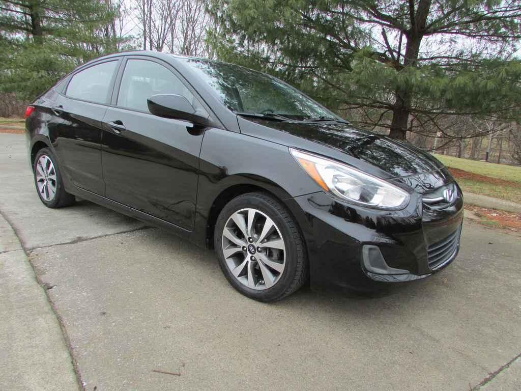 2017 HYUNDAI Accent