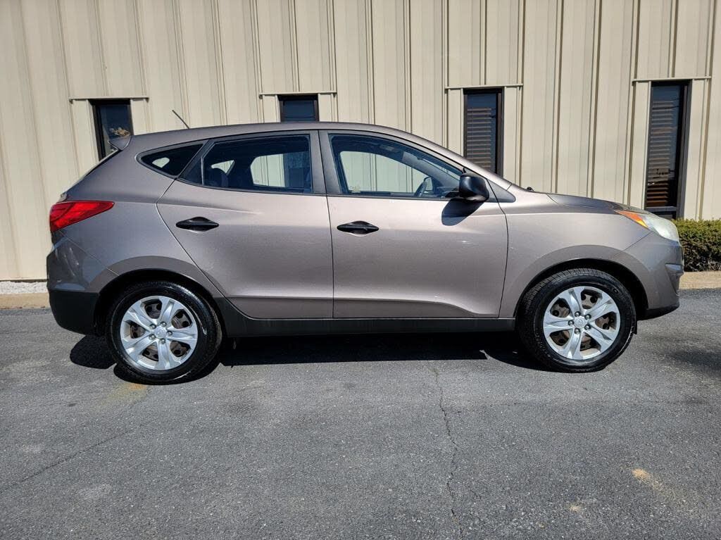 2010 HYUNDAI Tucson