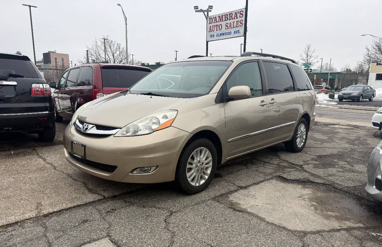 2010 TOYOTA Sienna
