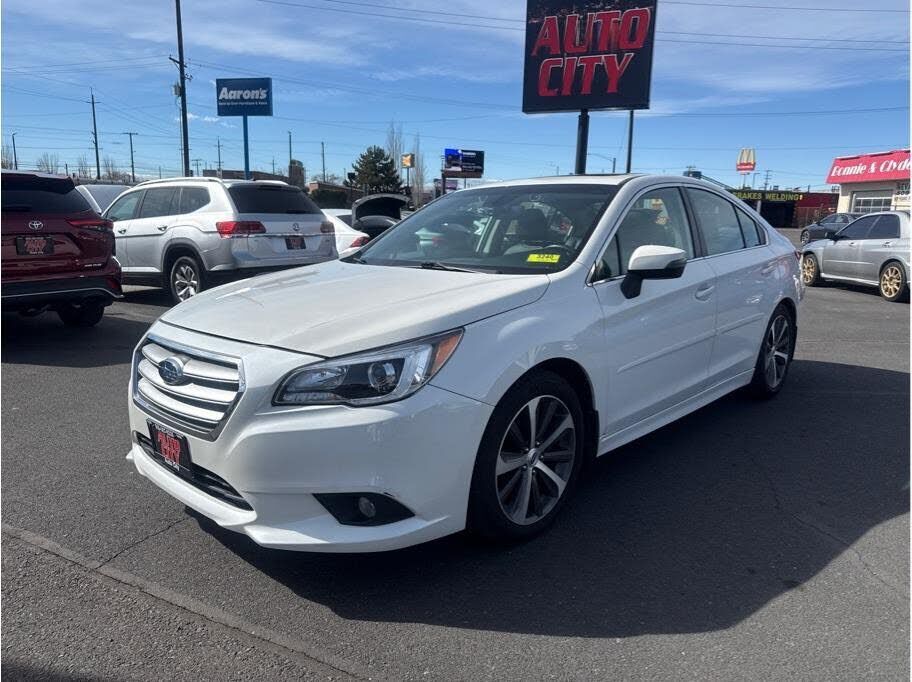 2017 SUBARU Legacy