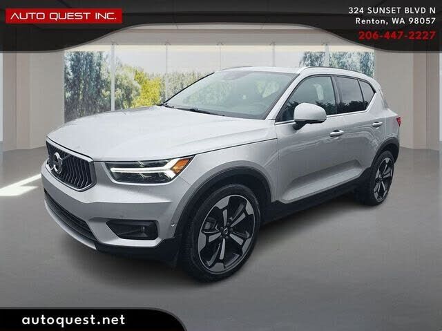 2019 VOLVO XC40