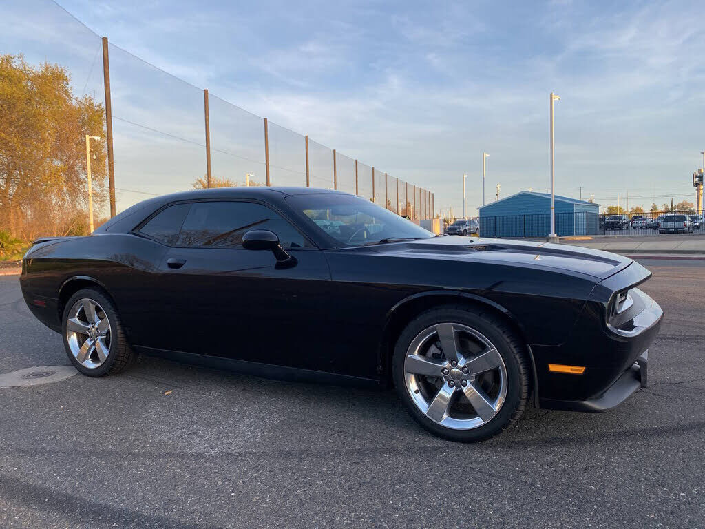 2011 DODGE Challenger