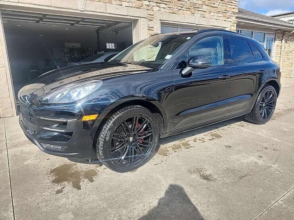 2016 PORSCHE Macan