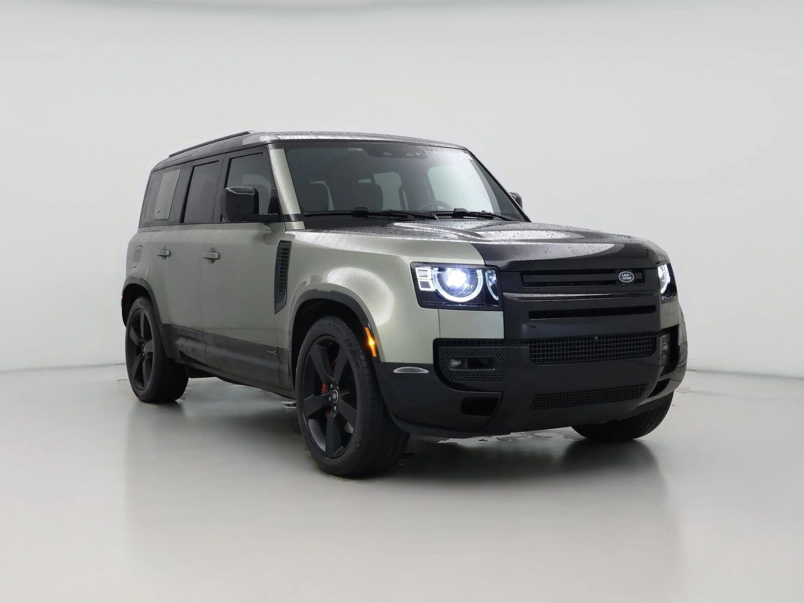 2023 LAND ROVER Defender