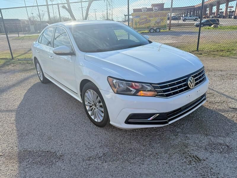2016 VOLKSWAGEN Passat