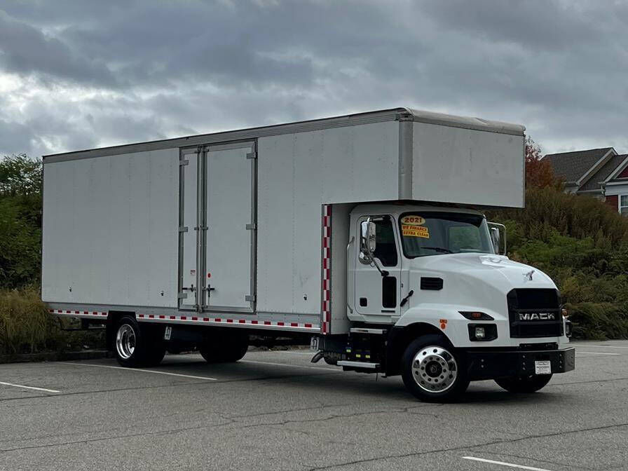 2021 MACK MD