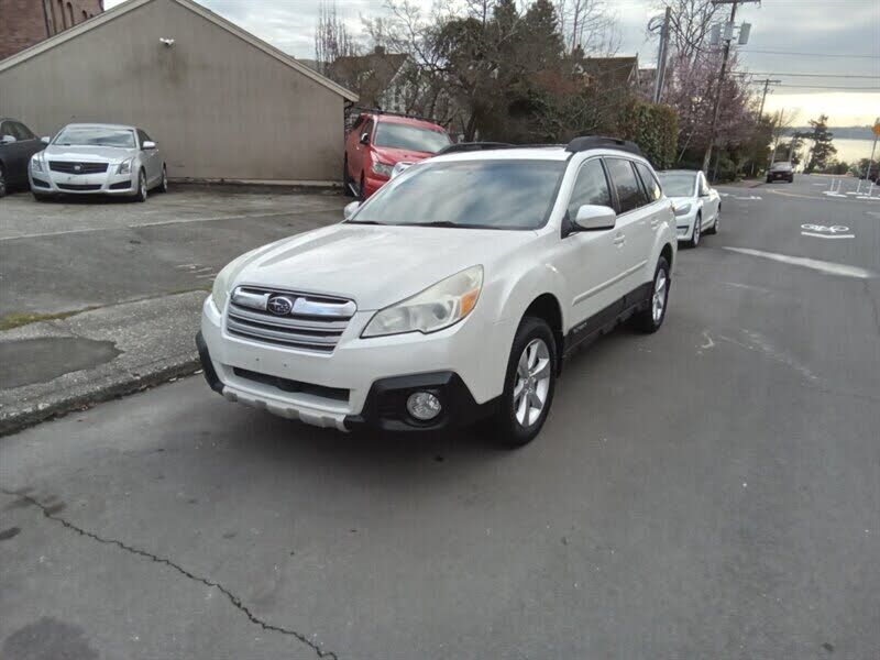 2013 SUBARU Outback