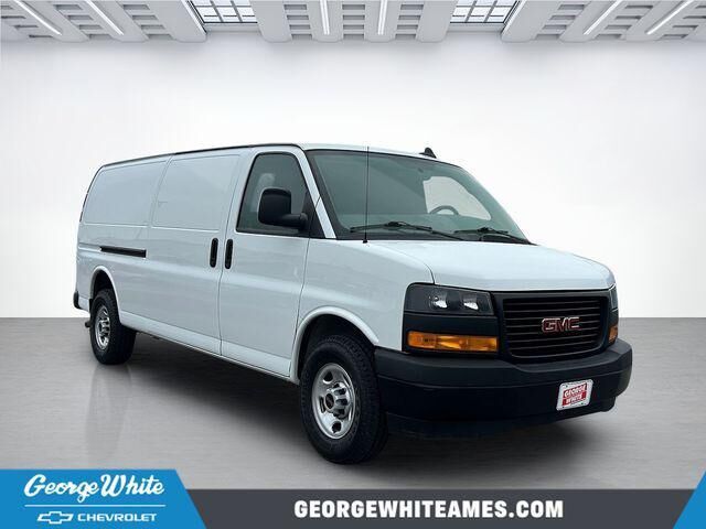 2023 GMC Savana