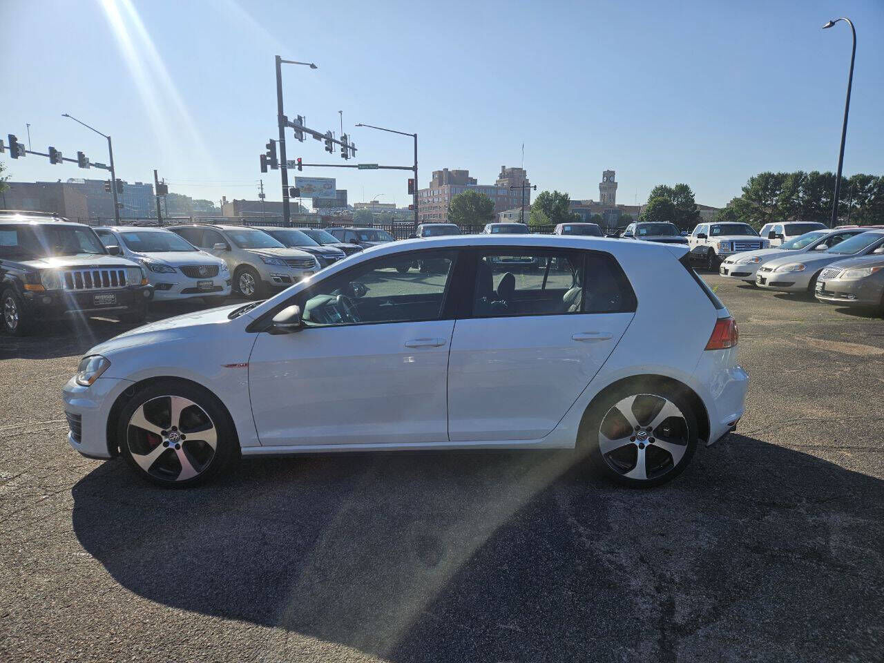 2017 VOLKSWAGEN Golf GTI