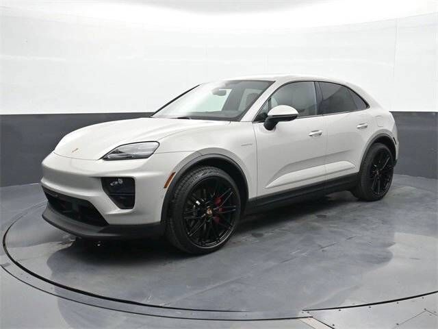 2026 PORSCHE Macan