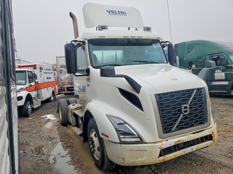2019 VOLVO TRUCK VNR
