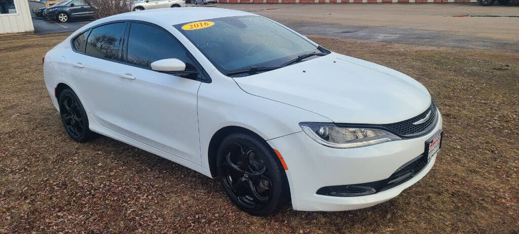 2016 CHRYSLER 200