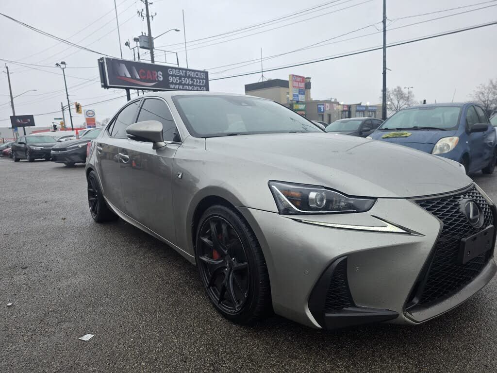 Lexus IS