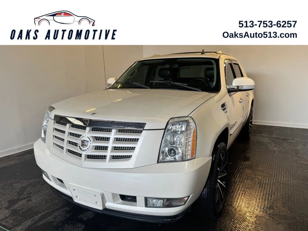2011 CADILLAC Escalade